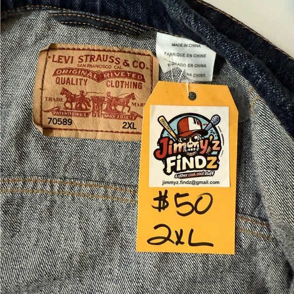 Levi's Blue Jean Jacket with Classic Design - Picture 3 of 5